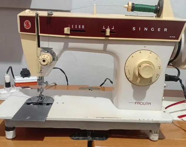 Máquina singer funciona perfeitamente