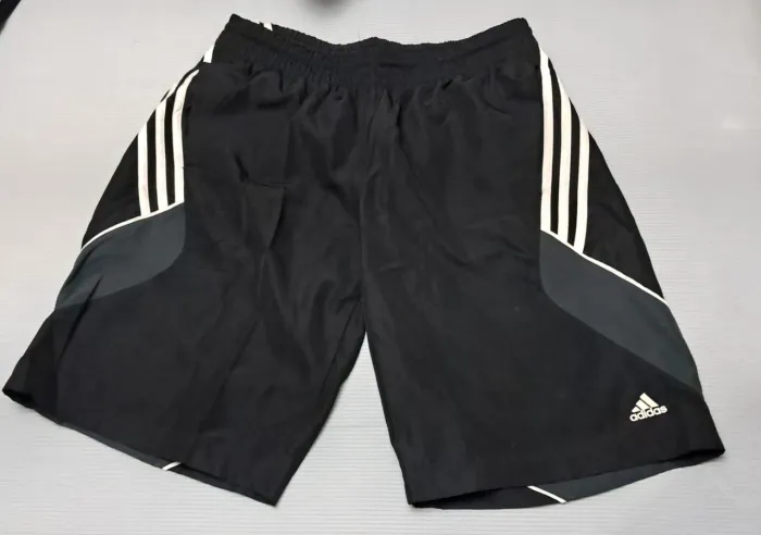 Bermuda adidas