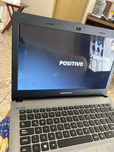 Vendo notebook Positivo 