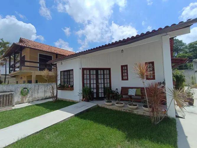 Casa linear  com 3 quartos à venda na Barra de Guaratiba - RJ