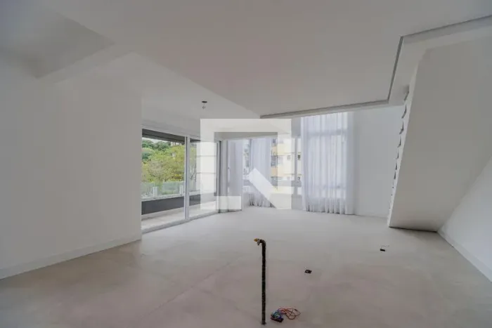 Apartamento à Venda - Menino Deus, 3 Quartos, 177 m2