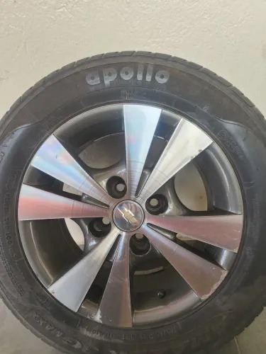 Rodas com pneus 175/70   aro14