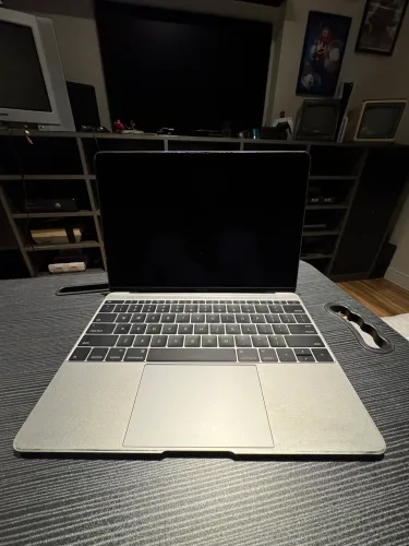 MacBook - Defeito conforme descrição
