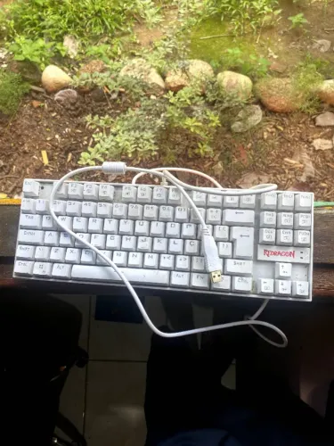 Teclado Mecânico Gamer Redragon Kumara Branco Switch Outemu S118W