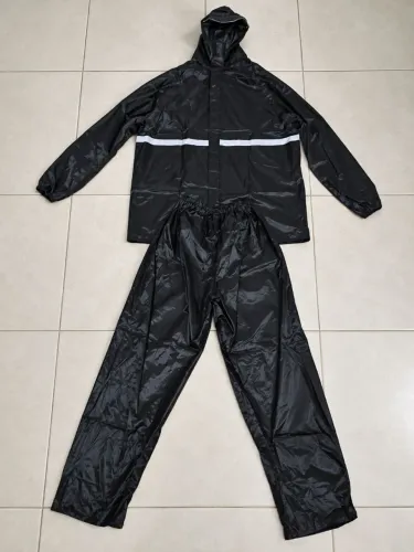 Capa de chuva nylon nova