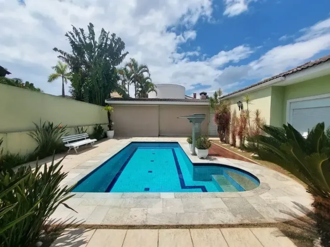 Casa 100% térrea 4 dormitórios sendo 2 suites, piscina, área gourmet 6vagas para locação