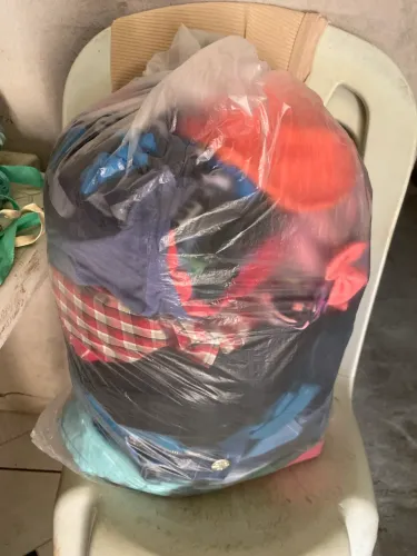 lote de roupas variadas