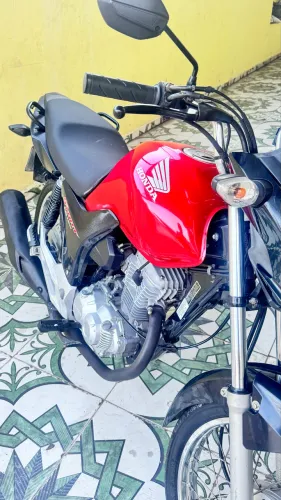 Titan 160 star Honda CG em excelente estado - Pronta para rodar e muito econômica!