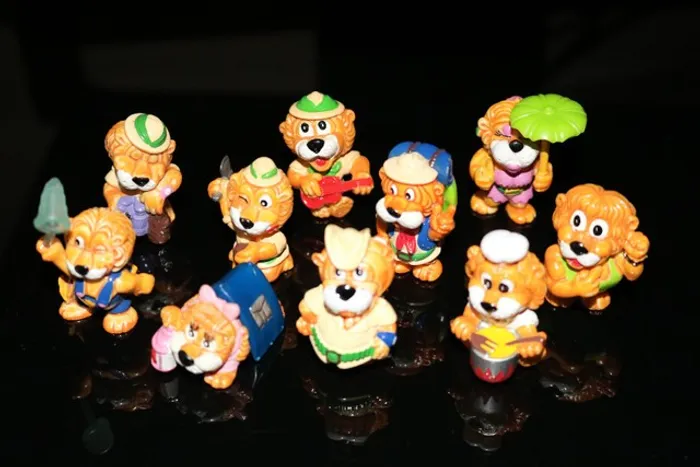 Coleção completa LeoVenturas Leão Kinder Ovo 1993