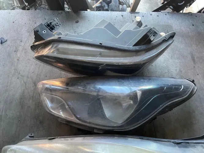 farol esquerdo Ford ka 2017 máscara negra