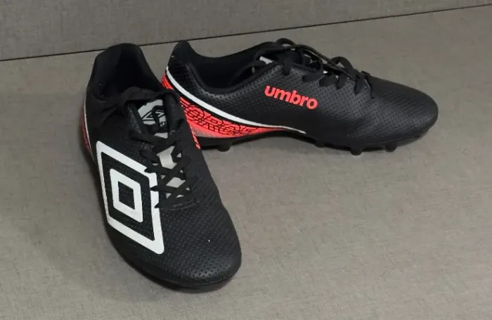 Chuteira Umbro Campo n° 41