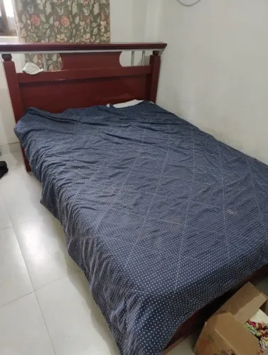 Cama de casal em madeira mogno!