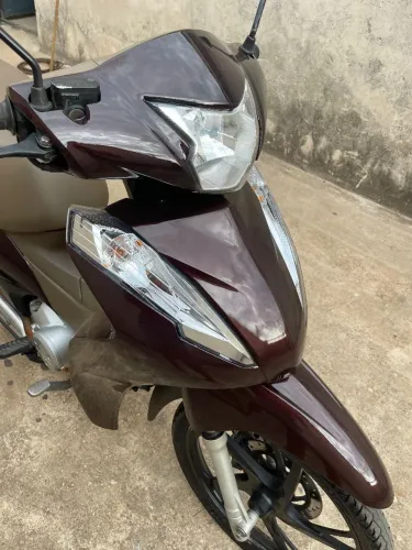 Honda Biz 125 - 2021 | Marrom | Única dona | R$ 14.300
