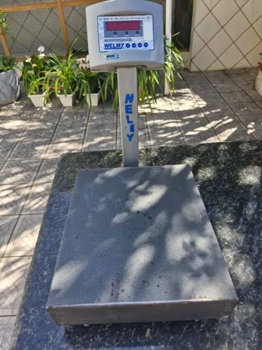 Balança Eletrônica Industrial Coluna Bat 100kg/20g - WELMY 100/2 