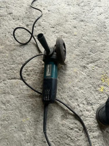 Lixadeira makita 125mm 9558HN 220v 3.8A 840w usada fotos reais