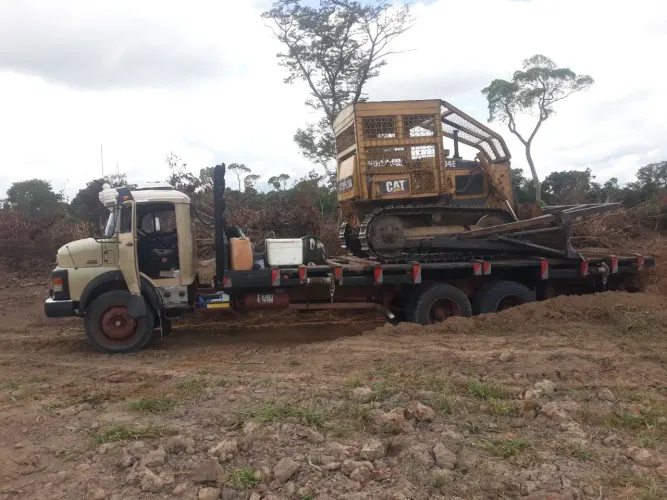 Trator de esteira d4e, 400 reais a horas.