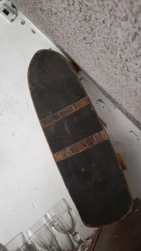 Skate simulador de surf  , só pegar e Anda Todo em ordem 