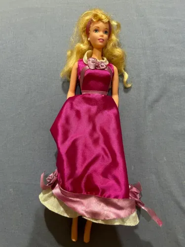 Boneca Barbie Princesa Cinderela Rosa Disney - Anos 2000