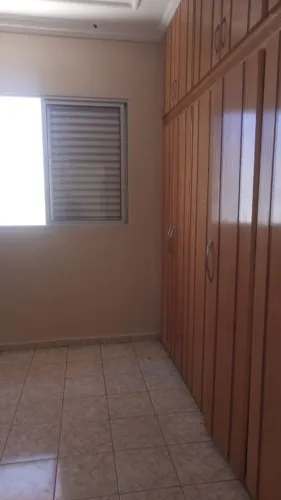 alugo quarto centro