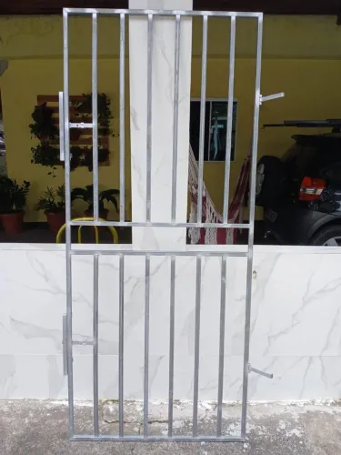 GRADE PARA PORTA DE 80 MEDIDAS 90X2.08 (NOVA) 2 FERROLHOS 