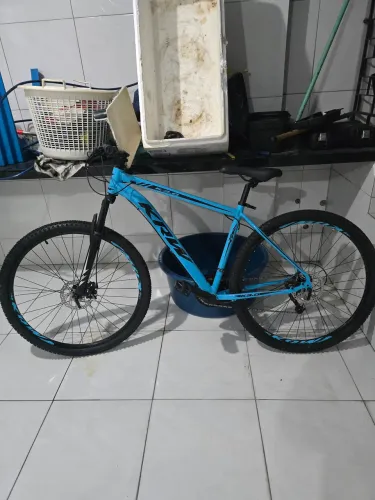 Bicicleta aro 29 semi nova 