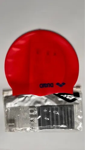 15 Toucas de natação marca Arena, adulto, novas e originais