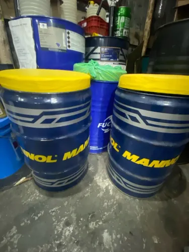 Tambor de óleo 50l para decoração com almofada (50,00 cada)