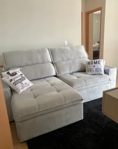 Sofá retratil e reclinável 2,50m mola ensacada 1 mês de uso $2499,99