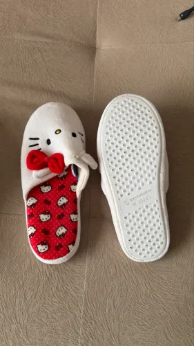 Pantufa hello kitty 33-35 pouquíssimo uso
