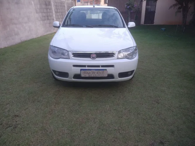 Fiat Palio Celebration 1.0 Fire Flex 8V 4P 2014/15