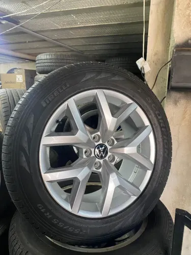 Roda Aro 19 amarok oem + pneus 255/55/19 pirelli scorpion