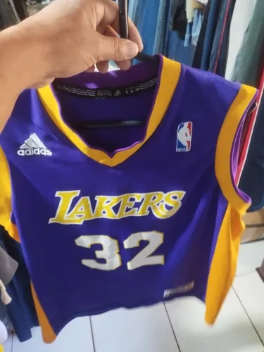 camisa Los Angeles Lakers da Adidas tamanho M 