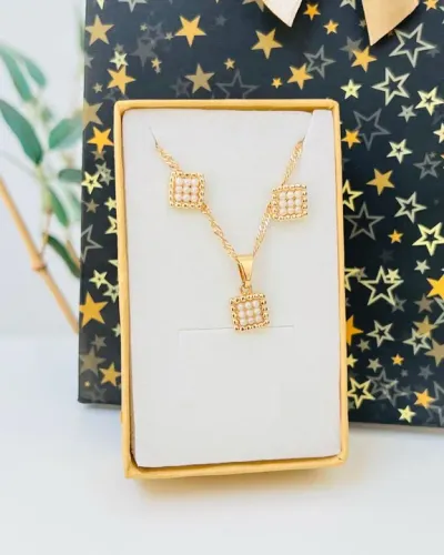 Conjunto de Colar e Brincos Folheado