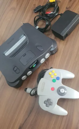 NINTENDO 64 COMPLETO + CONTROLE ORIGINAL ANALÓGICO 100%
