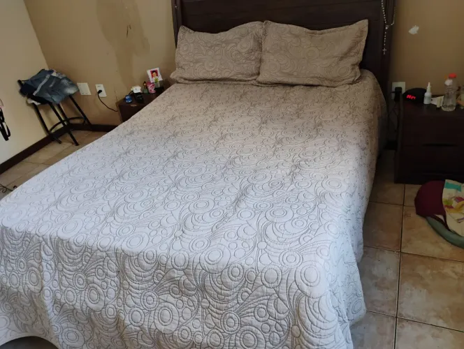 Cobre leito muito Novo!! Quase sem uso! 