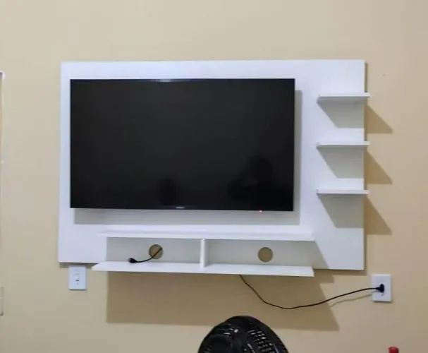 Painel para TV com prateleira 0018