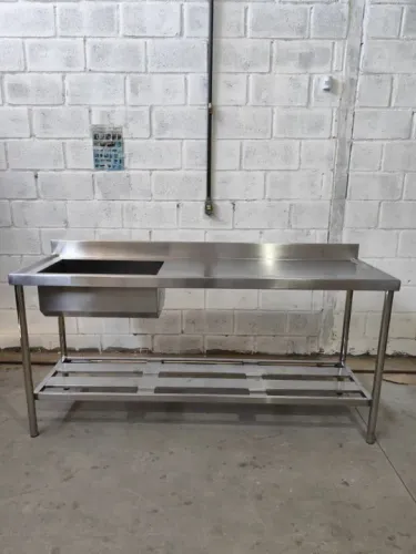 Pia de Aço Inox com 1 Bojo e Prateleira Gradeada - Solução Completa para Cozinhas