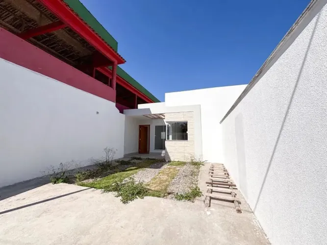 Casa com piscina e churrasqueira em Riviera da Barra