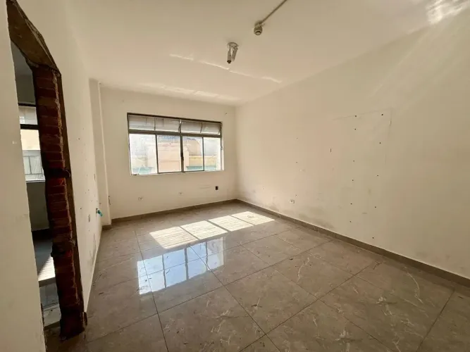 Aluga-se Salas Comerciais Santa Efigênia | 37 m² cada