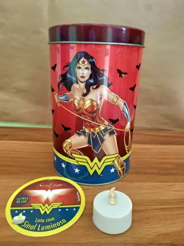 Lata Wonder Woman com Vela LED