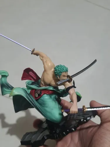 Action Figure Zoro de One Piece