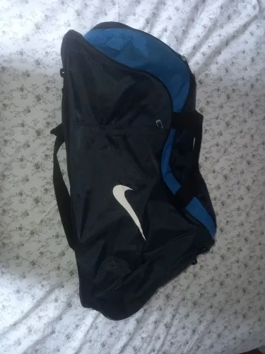 Mala esportiva de viagem Nike usada
