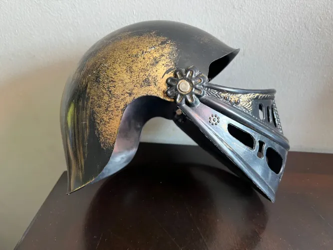 Capacete guerreiro medieval infantil para decoração 