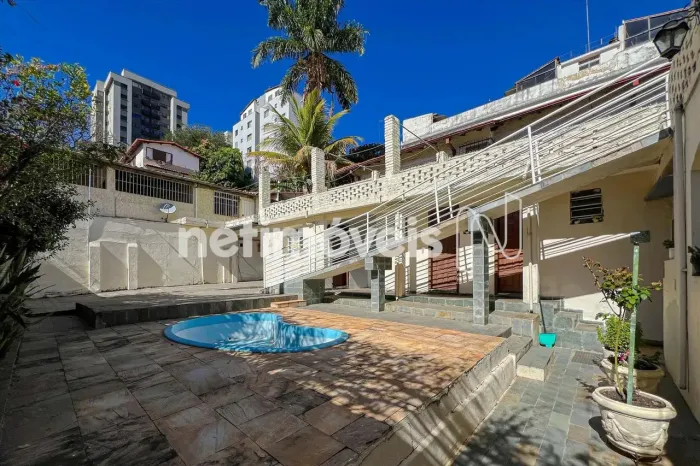 Casa no São Lucas colada na Contorno, 4 qts, 2 andares, alpendre e quintal para filhos com