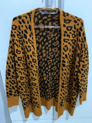 (TAM: M) Blusa Tricot Cardigan Onça Animal Print