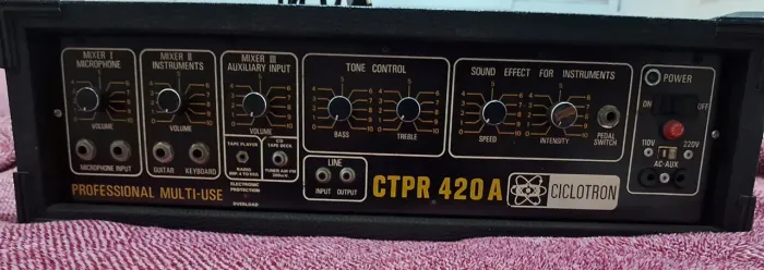 Amplificador Ciclotron 420 A (Microfone, Guitarra, Teclado, Tape, CD, AUX)