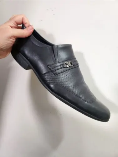 Sapato social masculino tamanho 43 muito confortável e macio usado em bom estado