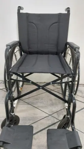 Cadeira de rodas-seminova