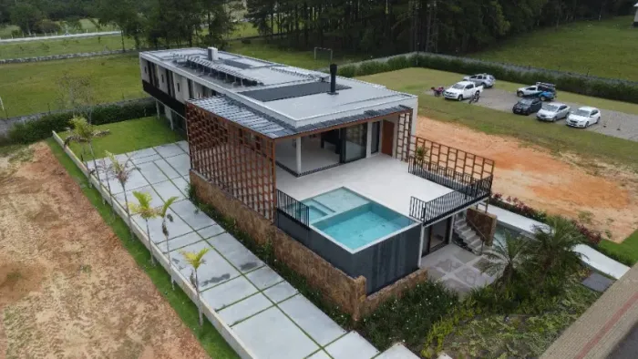 Casa altíssimo padrão em condomínio com ACESSO PARTICULAR a lagoa no Balneário Rincão