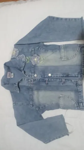Jaqueta Jeans Infantil com Detalhes Florais
